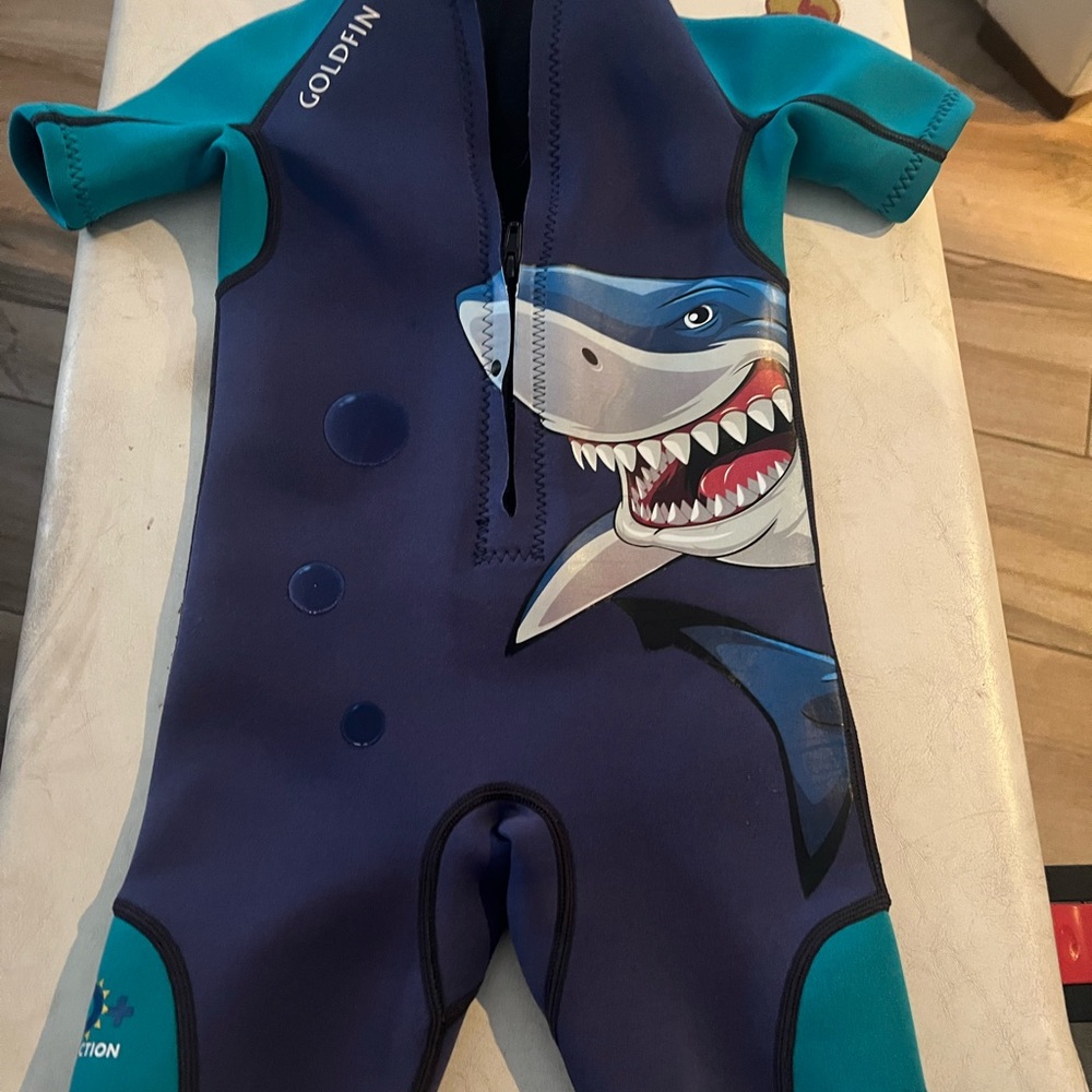 Kids Goldfin Shark Wetsuit- Knee length Blue and Teal Size 4T Excellent Cond